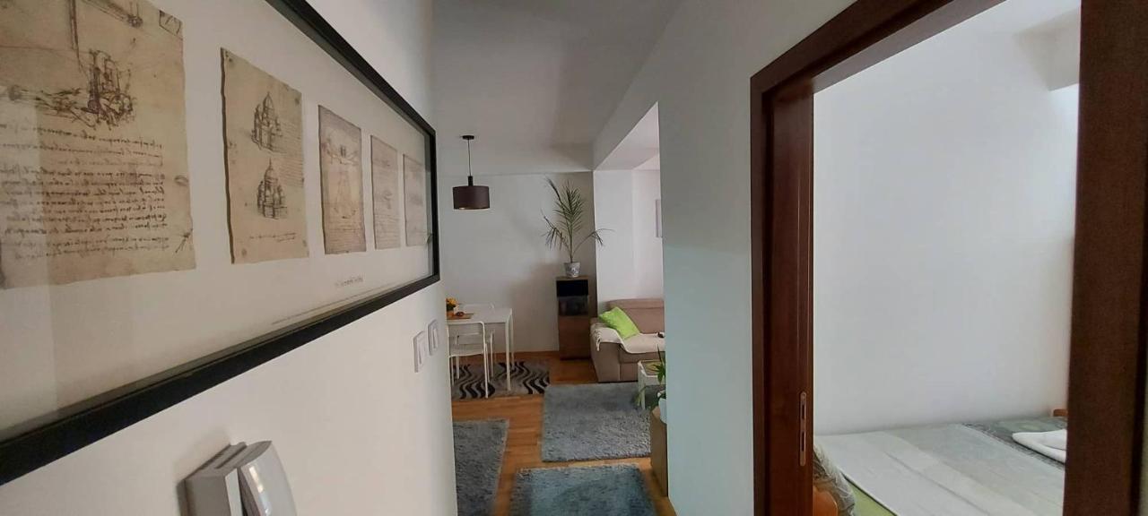 Ira'S 2 Bedroom Central Place With Private Parking 斯科普里 外观 照片